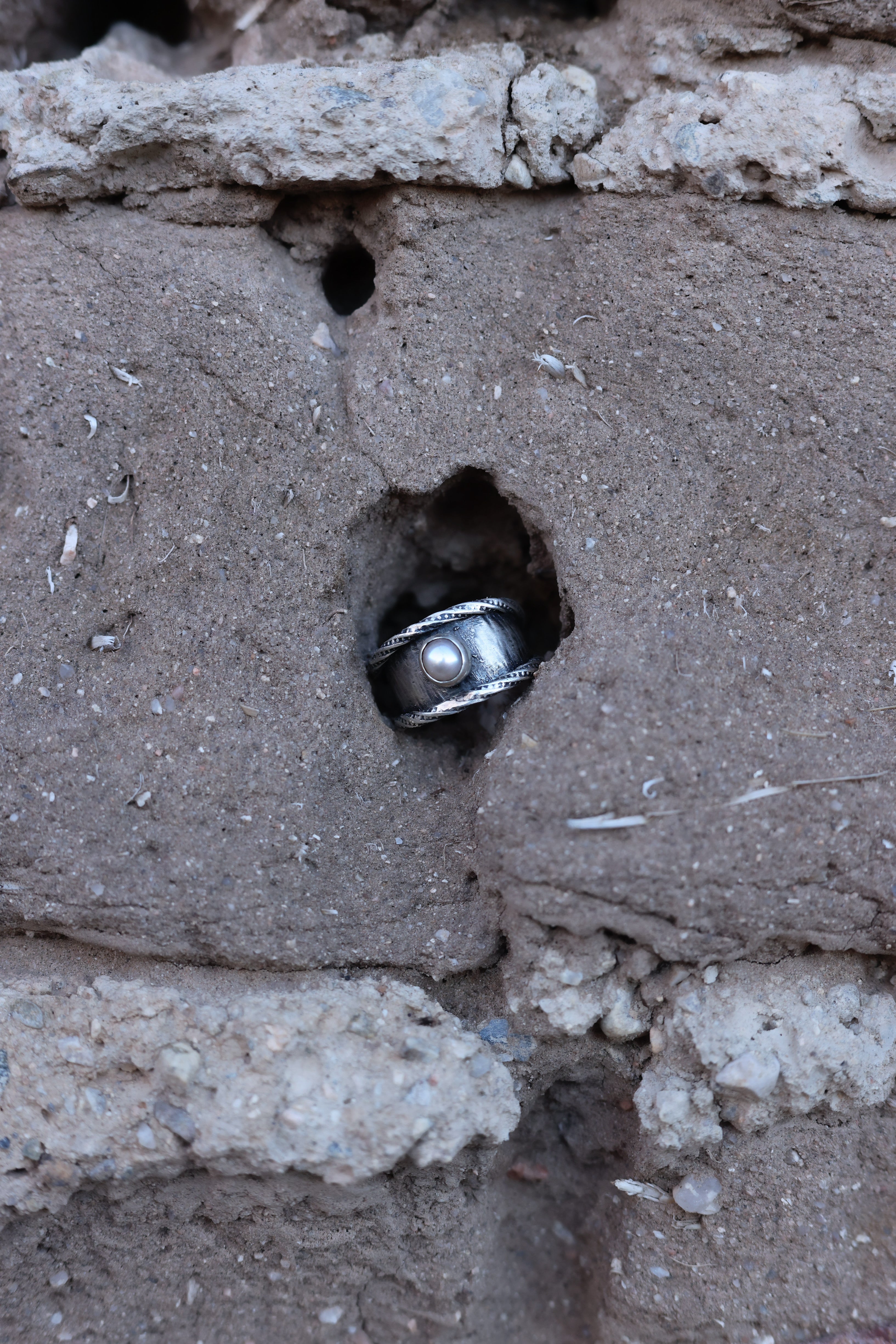 Saltwater Pearl Saddle Ring